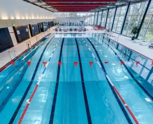 Sportbecken im Hallenbad Riedbad Bergen Enkehim