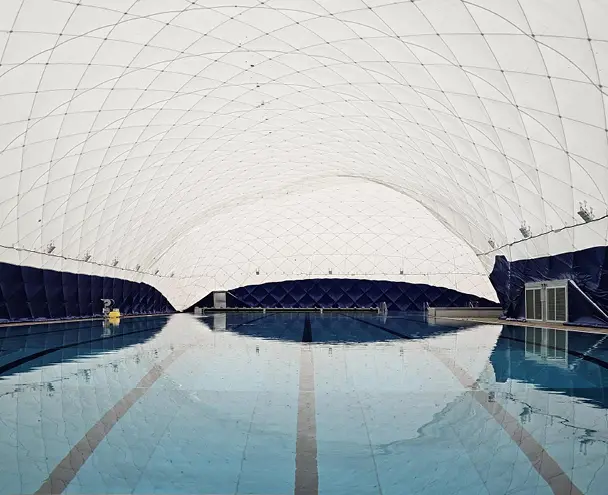 Sportbecken in der Traglufthalle Nieder-Eschbach