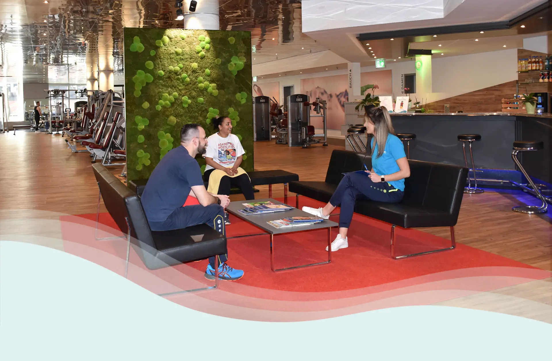 Beratungsgespräch im Fitnesscenter Titus Thermen