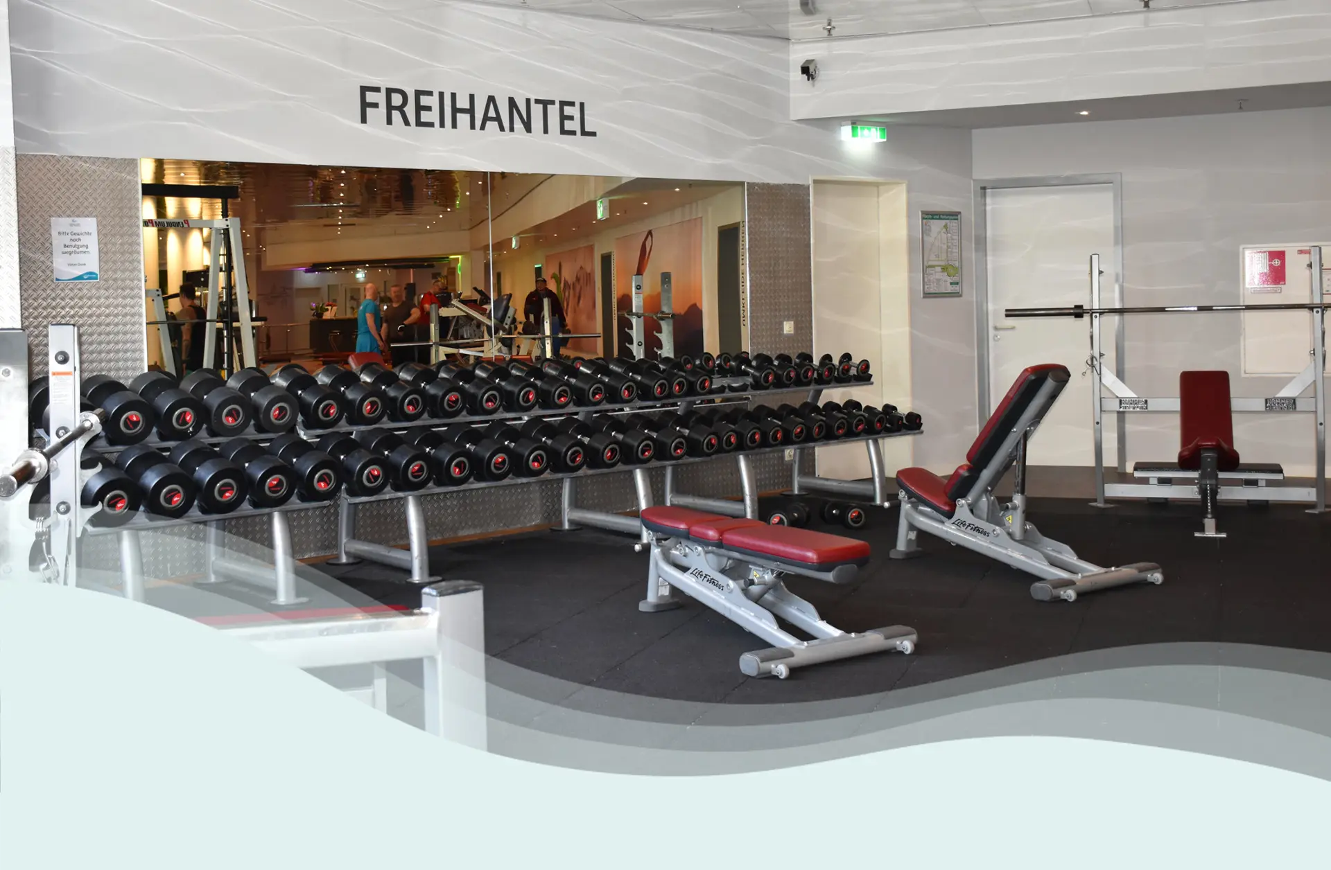 Freihantelbereich im Fitnesscenter Titus Thermen